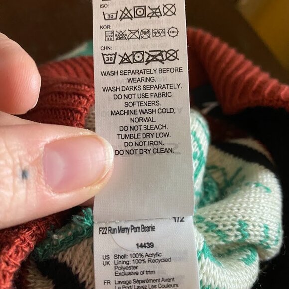 Brooks Running Snowman Hat with Pom Pom. Beanie. Warm - Picture 3 of 4